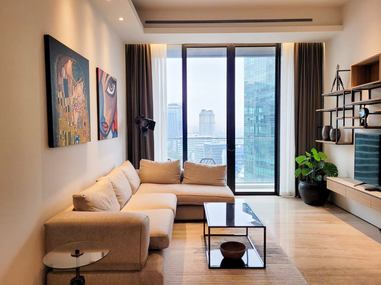 La Vie All Suites Apartment